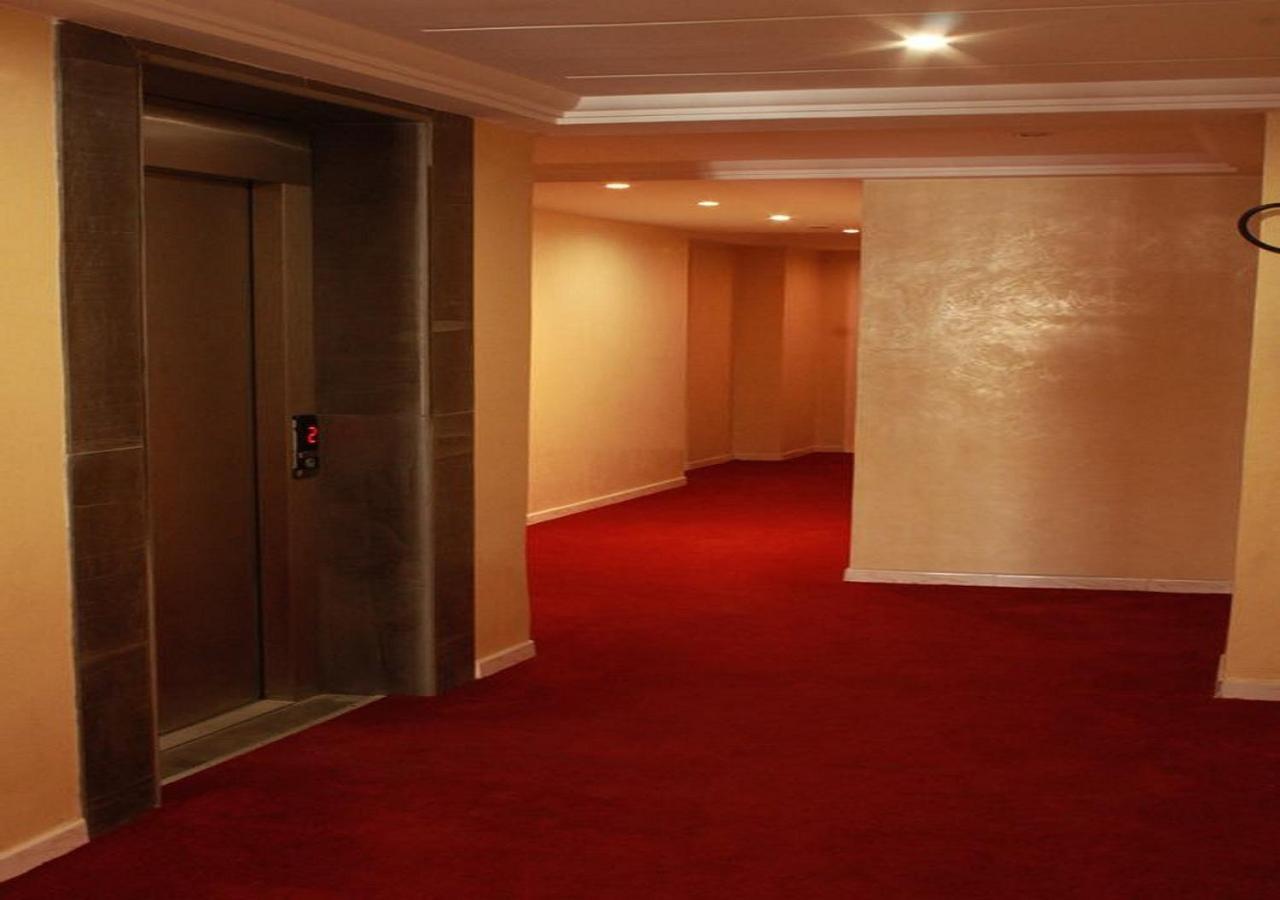 Le Parisien Tunis Hotel Exterior photo